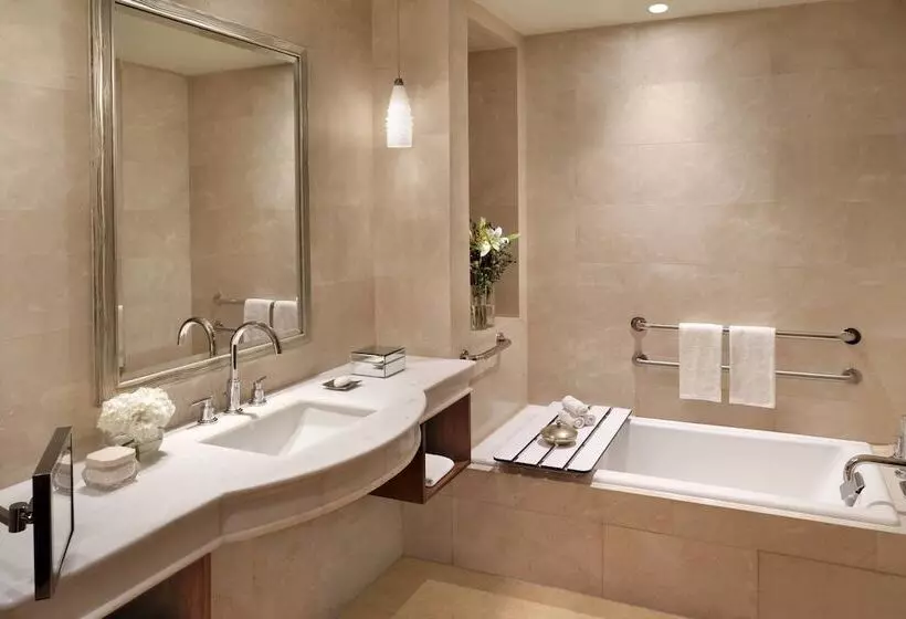 エクゼクティブスイート, The Ritzcarlton Abu Dhabi  Grand Canal