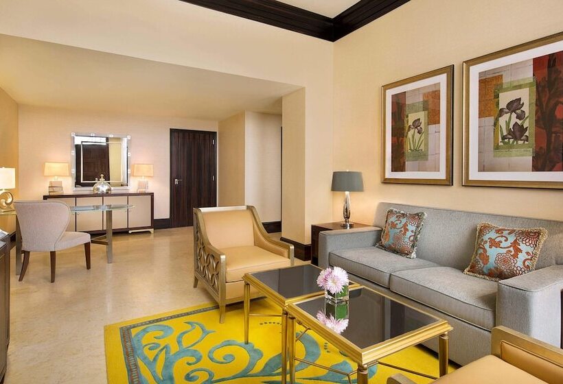 Номер Стандарт, The Ritzcarlton Abu Dhabi  Grand Canal