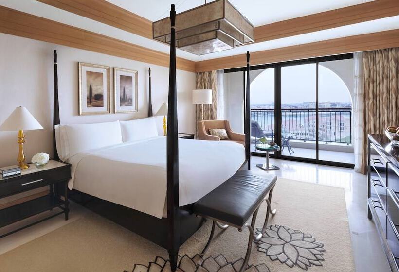 Люкс Клуб, The Ritzcarlton Abu Dhabi  Grand Canal