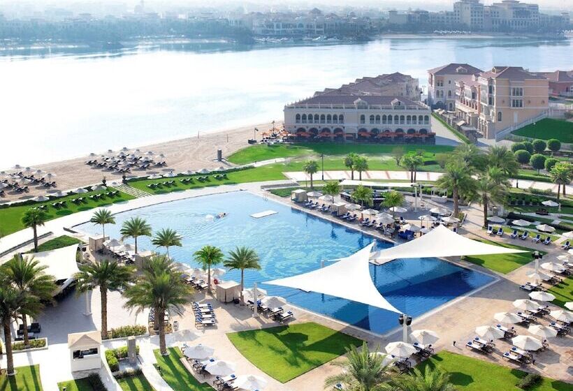Люкс Real 2 Спальни, The Ritzcarlton Abu Dhabi  Grand Canal