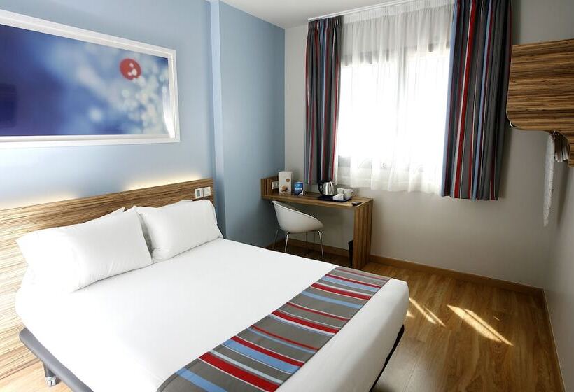 اتاق استاندارد, Travelodge Barcelona Poblenou