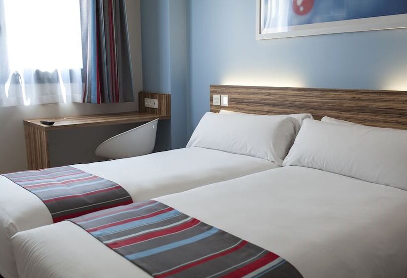 Номер Стандарт Адаптированный для Инвалидов, Travelodge Barcelona Poblenou