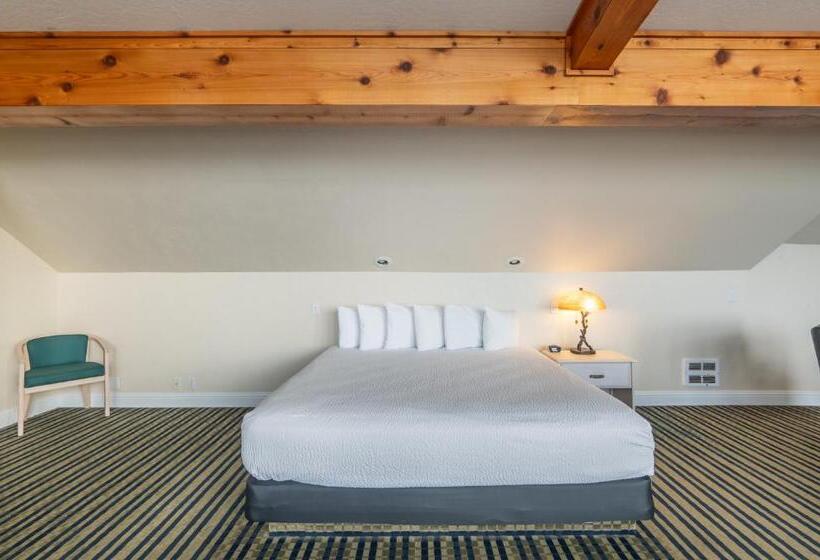 Family Suite, Pacific Reef Hotel & Light Show