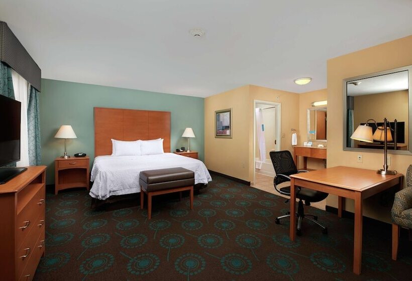 标准工作室, Hampton Inn & Suites Canton