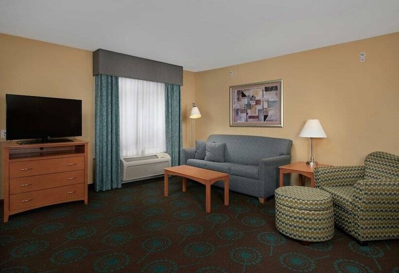 استودیوی استاندارد, Hampton Inn & Suites Canton