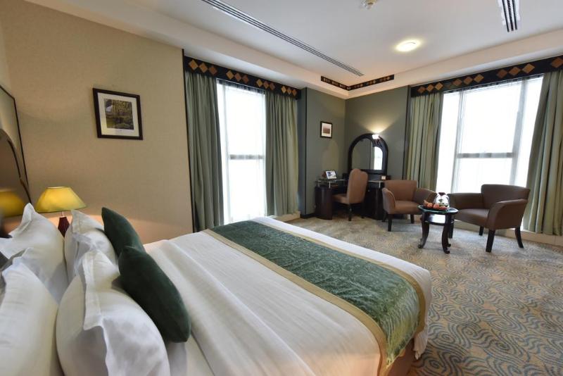 غرفة كلوب, Awaliv International