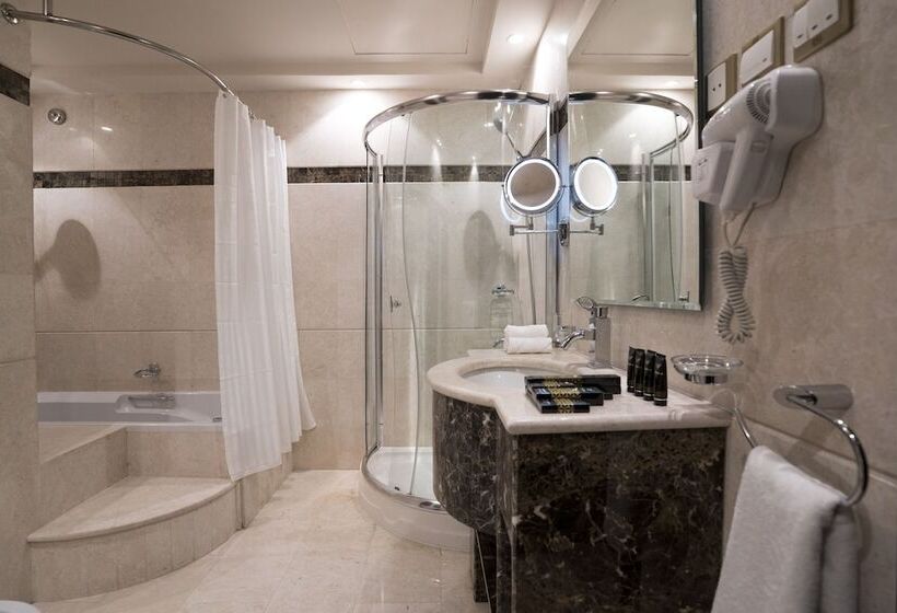 جناح إدارى, Awaliv International