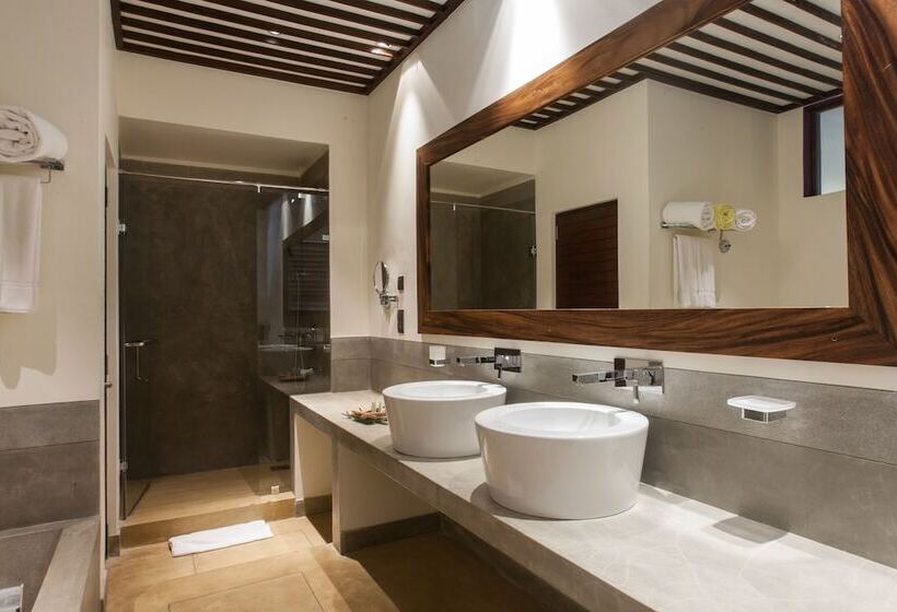 디럭스 룸, Colombo Court Hotel & Spa