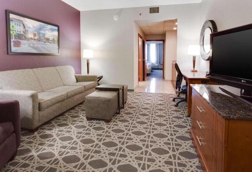 Deluxe Suite King-Size Franciággyal, Drury Inn & Suites Middletown Franklin