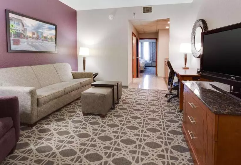 身障者適用スイートルーム, Drury Inn & Suites Middletown Franklin
