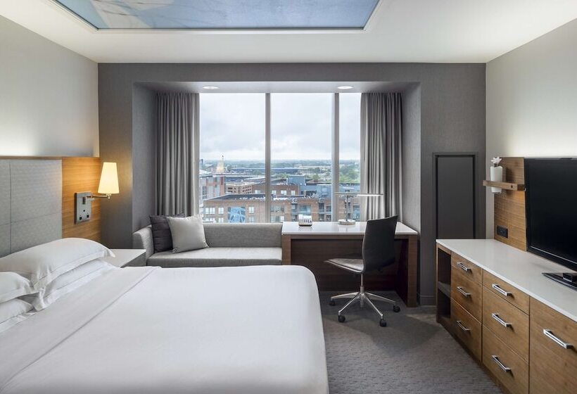 חדר סטנדרט עם מיטת קינג, Hilton Columbus Downtown