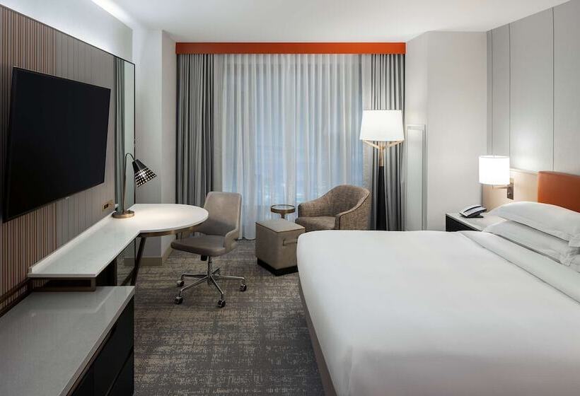 Номер Стандарт Кровать Кинг Адаптированный для Инвалидов, Hilton Columbus Downtown