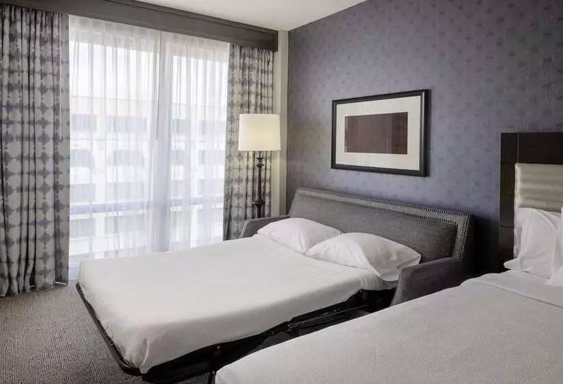 身障者適用キングサイズベッドルーム, Hilton Columbus Downtown