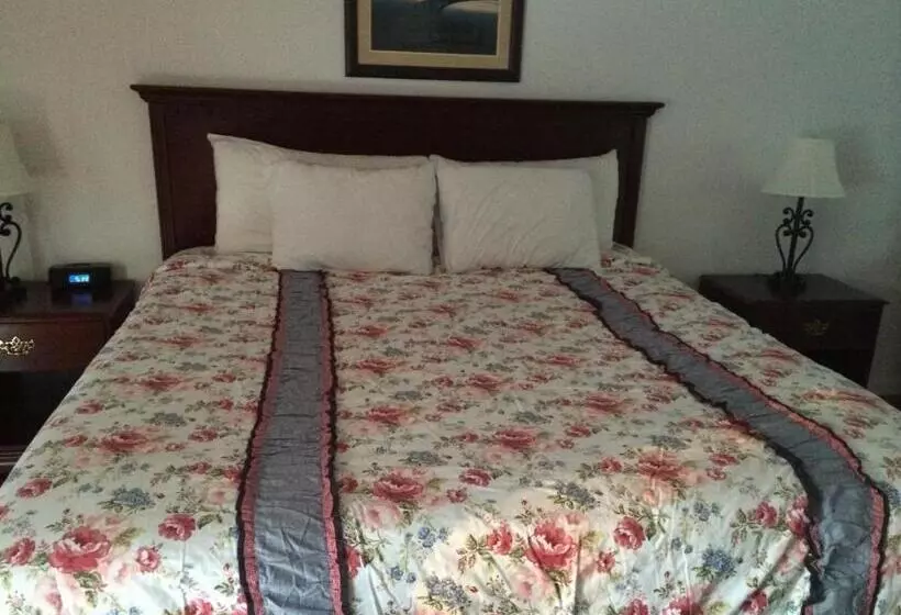 キングサイズベッドのスタンダードルーム, Lodge At Kennebunk