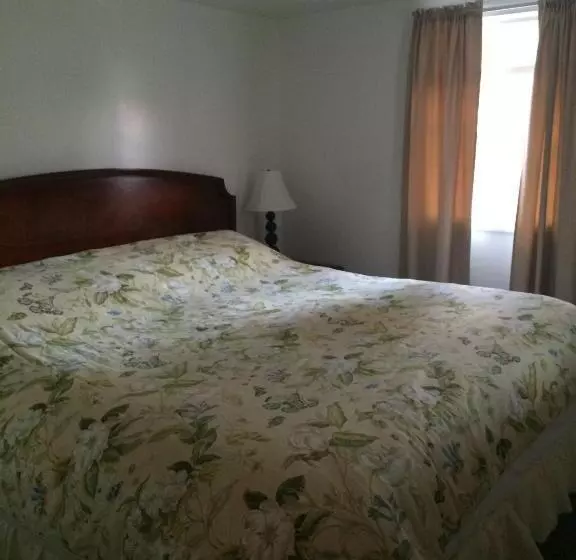 キングサイズベッドのスタンダードルーム, Lodge At Kennebunk