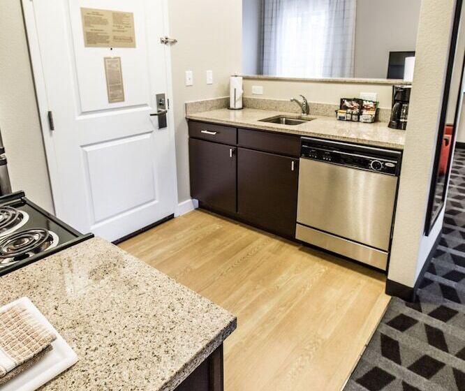 Люкс Семейный 2 Спальни, Towneplace Suites By Marriott Gilford