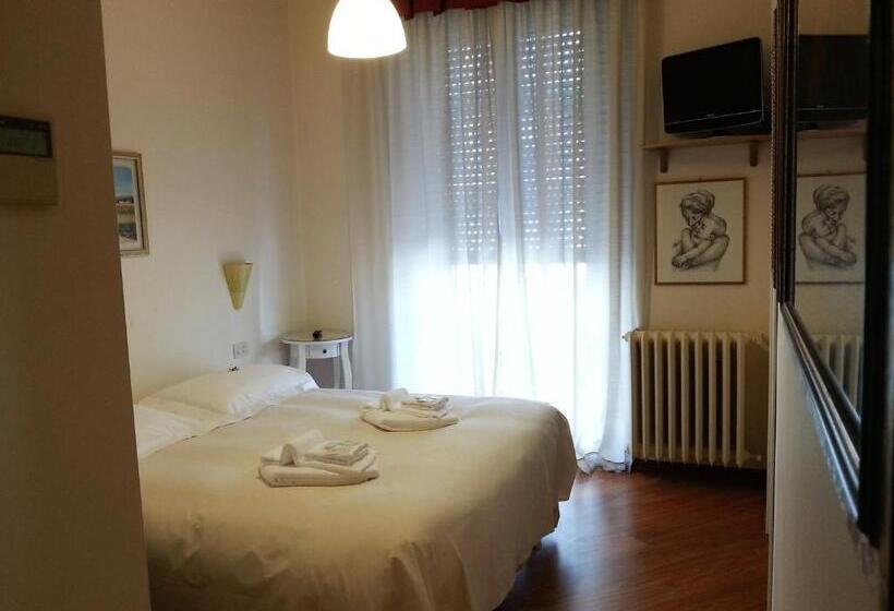 标准三人间, Il Girasole High Quality Inn