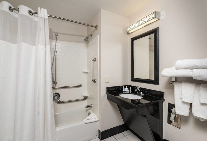 Номер Стандарт 2 Двуспальные Кровати, Fairfield Inn And Suites By Marriott New Bedford
