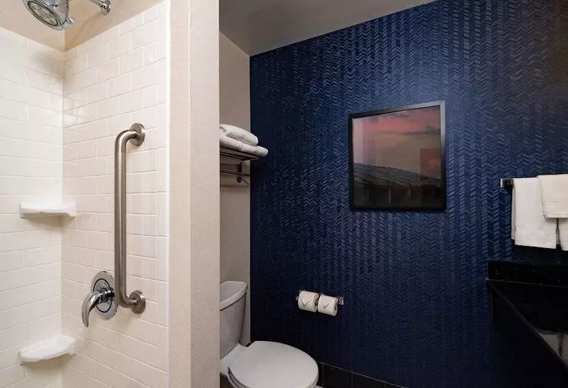 景色の見えるダブルベッドスタンダードルーム, Fairfield Inn And Suites By Marriott New Bedford