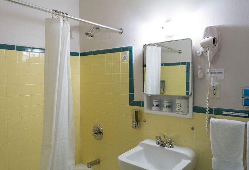 Номер Стандарт Двуспальная Кровать, Holiday Music Motel