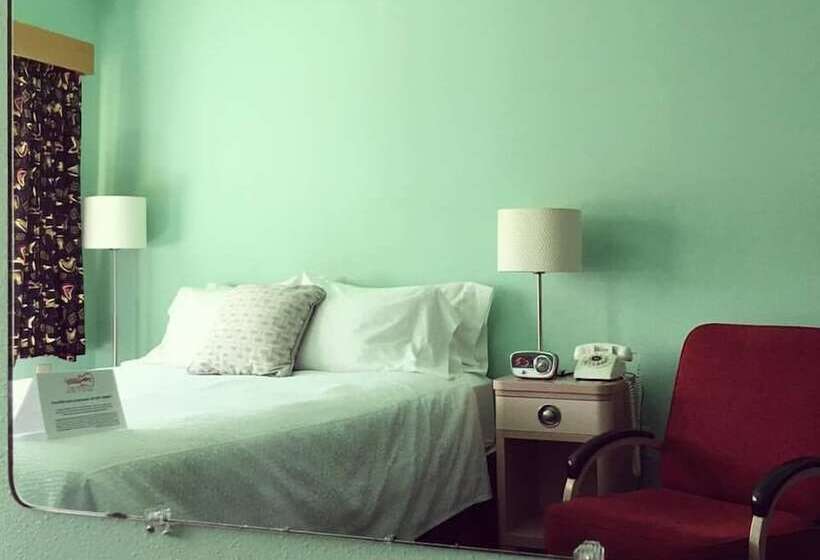 Номер Стандарт Двуспальная Кровать, Holiday Music Motel