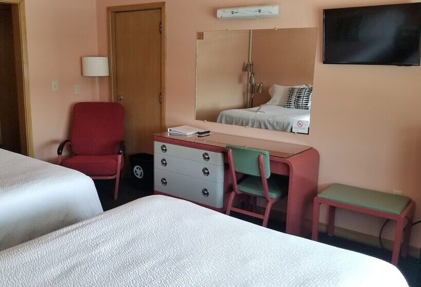 Номер Стандарт 2 Двуспальные Кровати, Holiday Music Motel