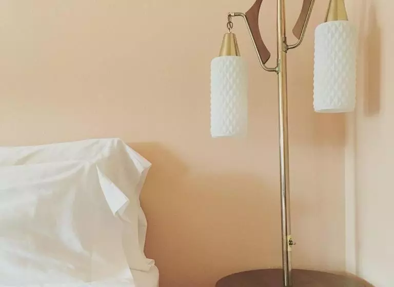 اتاق استاندارد با تخت بزرگ, Holiday Music Motel