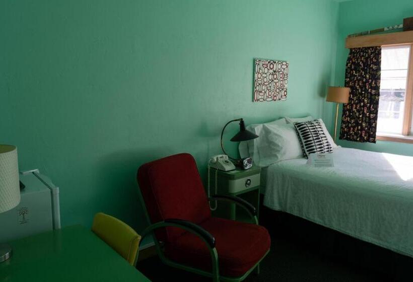 Стандартный Номер Нижний Этаж, Holiday Music Motel