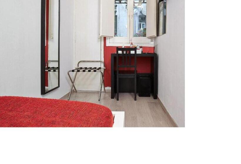 اتاق استاندارد یک نفره, Brustar Gotic Centric