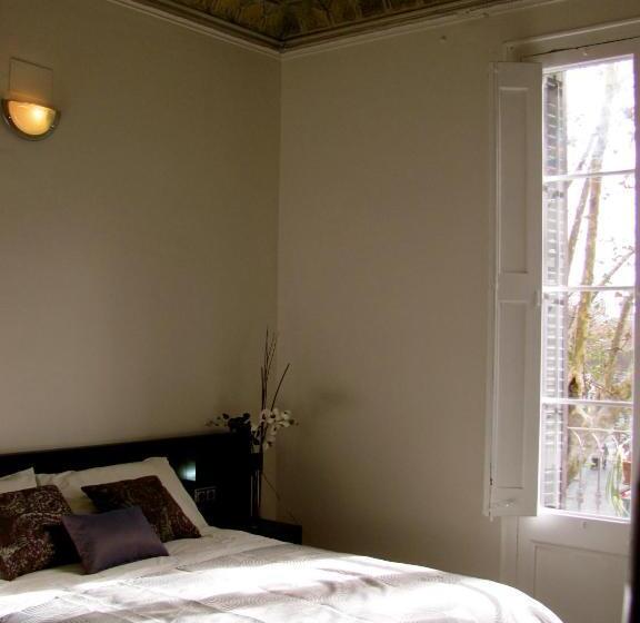 اتاق سوپریور, Brustar Gotic Centric