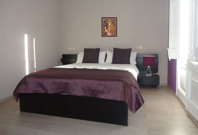 سوئیت 2 خوابه, Brustar Gotic Centric