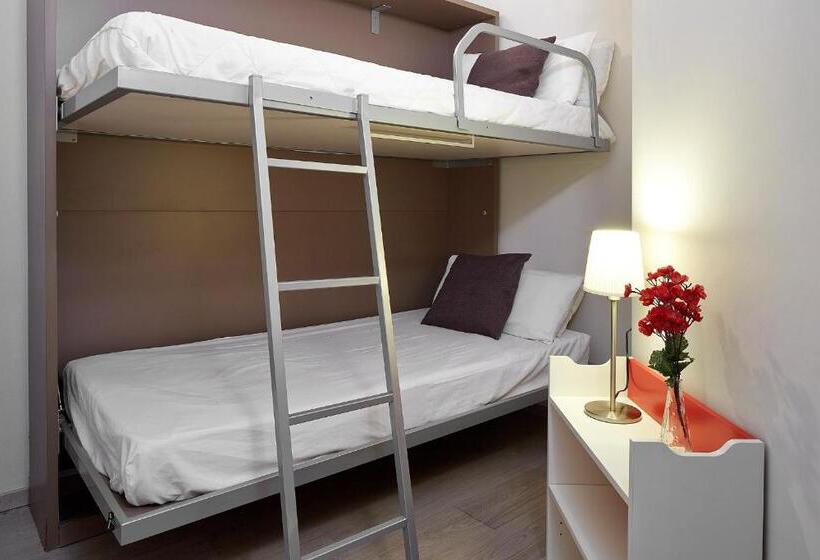 اتاق خانوادگی, Brustar Gotic Centric