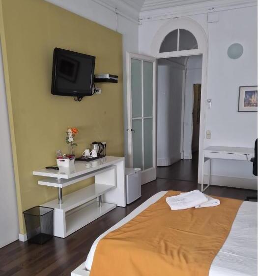 سوئیت 2 خوابه, Brustar Gotic Centric