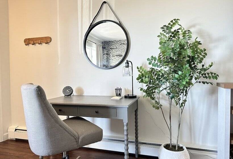 غرفة قياسية سرير مزدوج, Bay Inn Of Petoskey