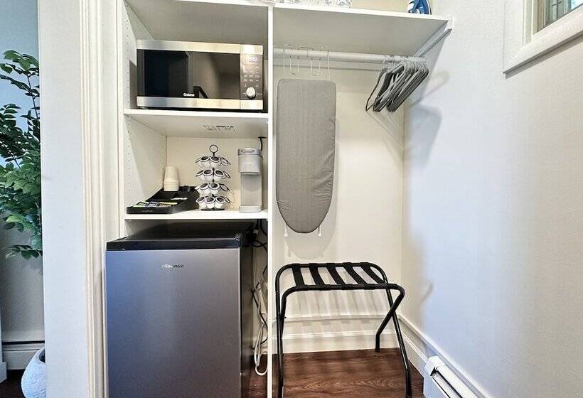 غرفة قياسية سرير مزدوج, Bay Inn Of Petoskey