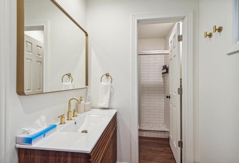 غرفة قياسية, Bay Inn Of Petoskey