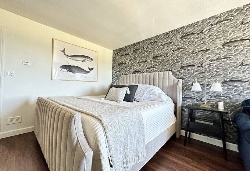 غرفة قياسية سرير مزدوج, Bay Inn Of Petoskey