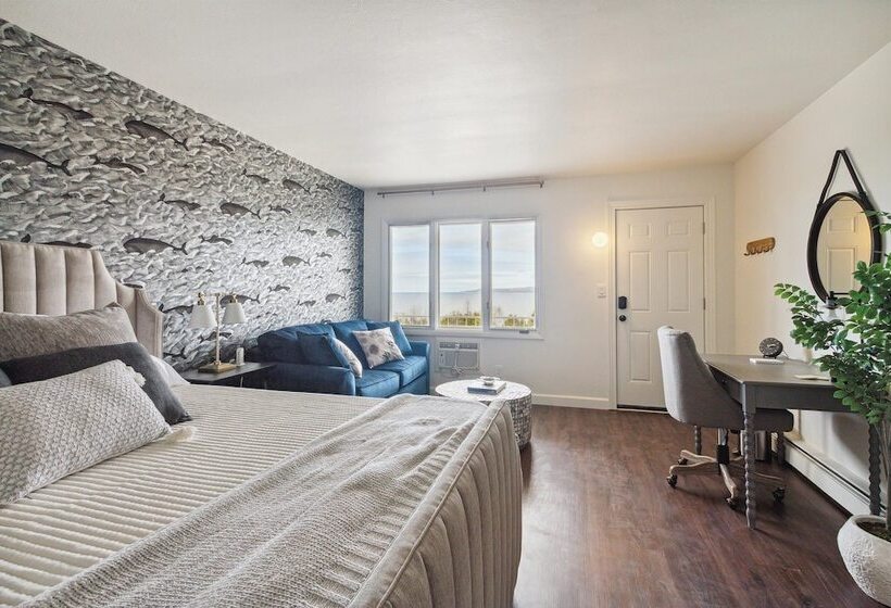 غرفة قياسية سرير مزدوج, Bay Inn Of Petoskey