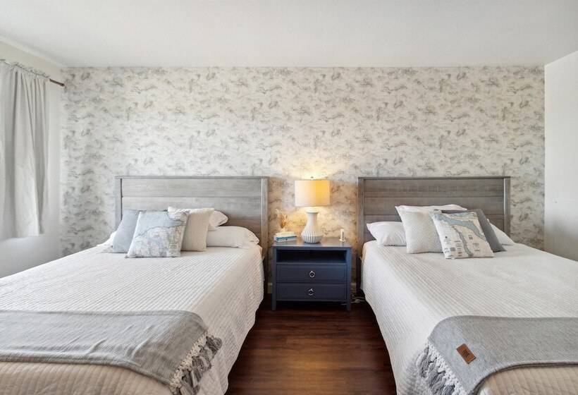 Номер Стандарт, Bay Inn Of Petoskey