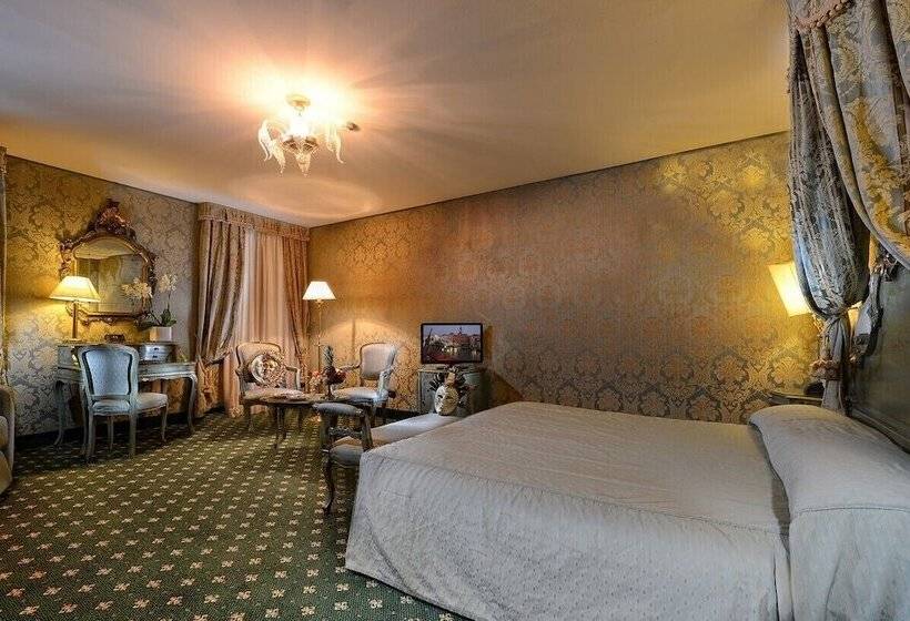 اتاق استاندارد سه نفره, Cà Rialto