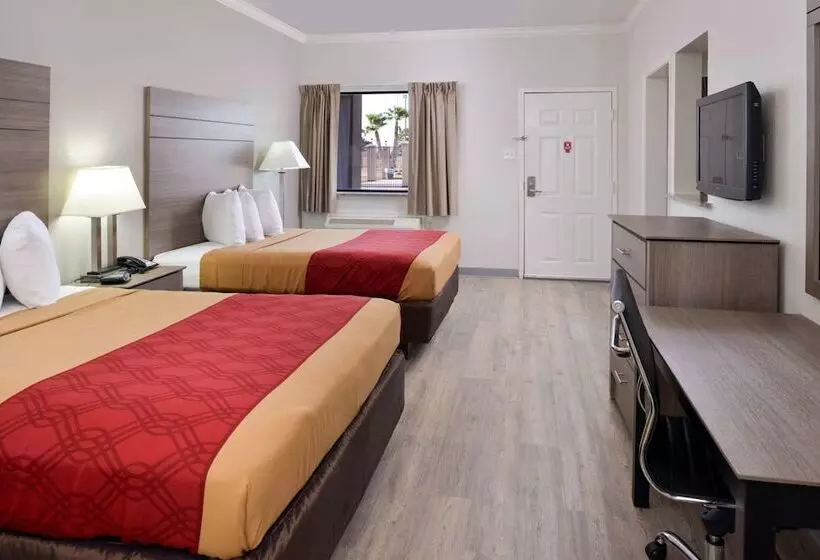 ２ダブルベッドのスタンダードルーム, Econo Lodge Inn & Suites Port Arthur Near Sabine Pass