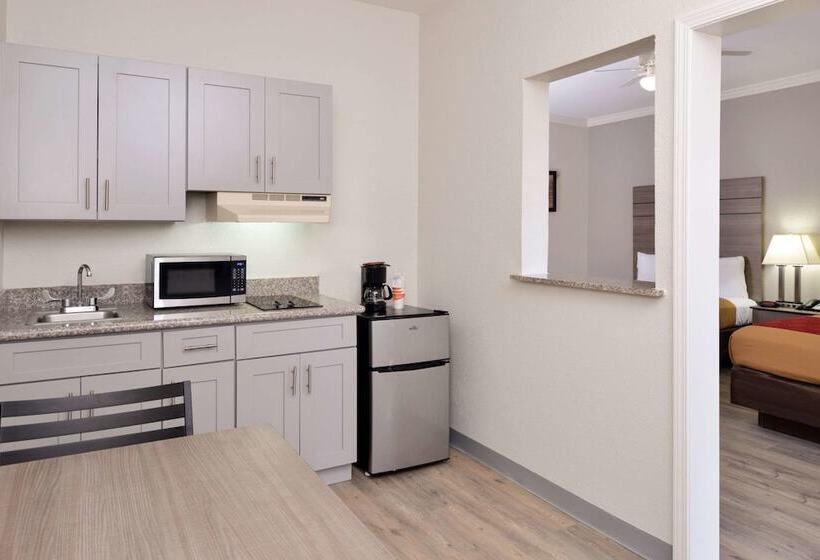 Номер Стандарт 2 Двуспальные Кровати, Econo Lodge Inn & Suites Port Arthur Near Sabine Pass