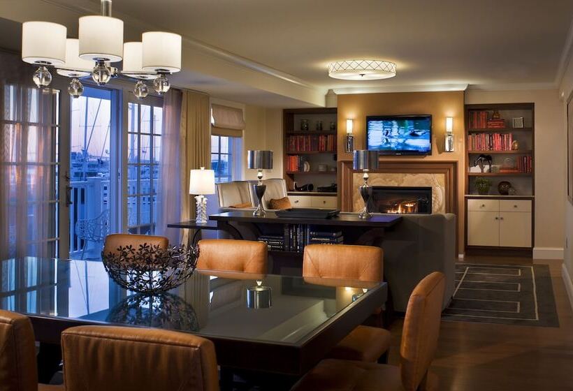 جناح, Forty 1 North