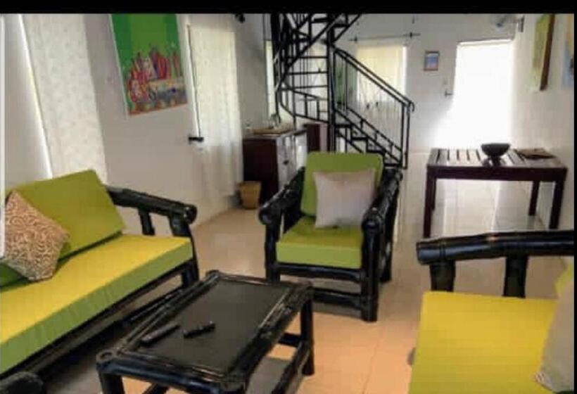 سوییت, Hibiscus House Gambia