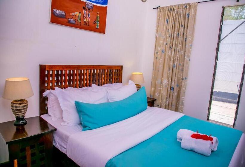 سوئیت با تخت بزرگ, Hibiscus House Gambia