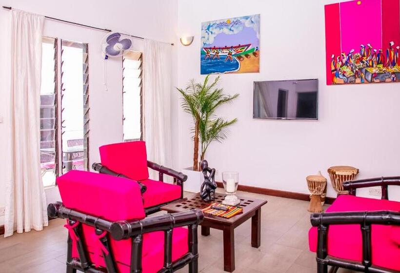 سوئیت با تخت بزرگ, Hibiscus House Gambia