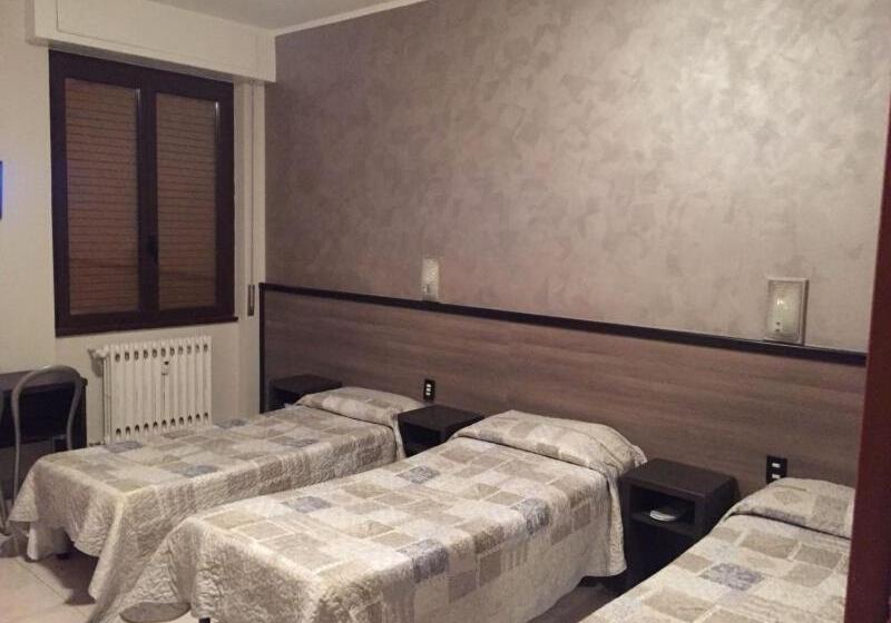 标准三人间, Salus