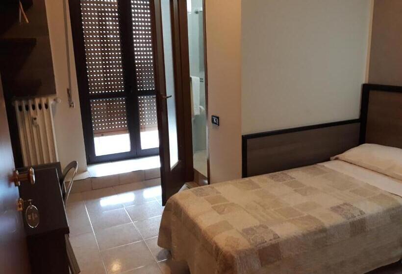 高级单人间, Salus