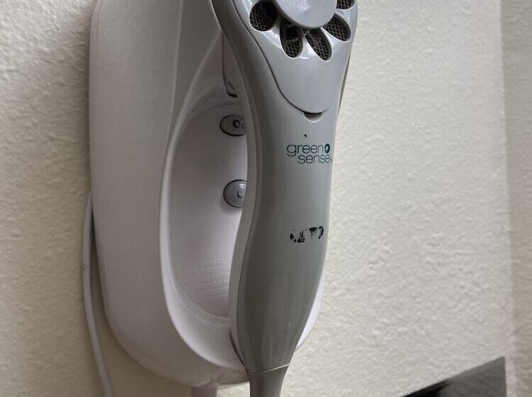 带2个双人床的标准工作室, Super 8 By Wyndham Ogallala