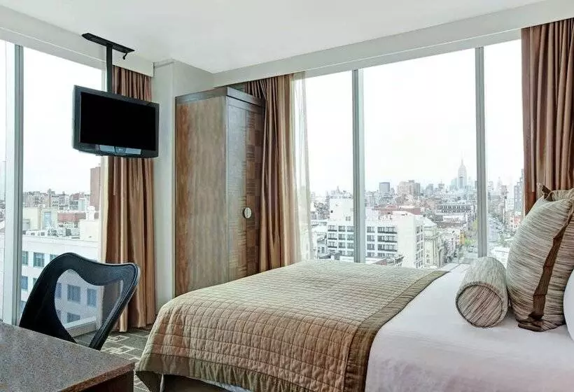 Superior Room, Wyndham Garden Chinatown